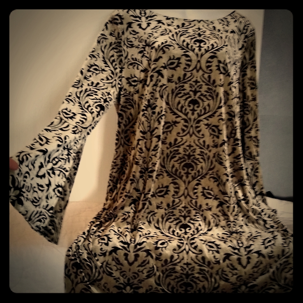 ECI Black Gold Velvet Bell Sleeve Dress Size XL